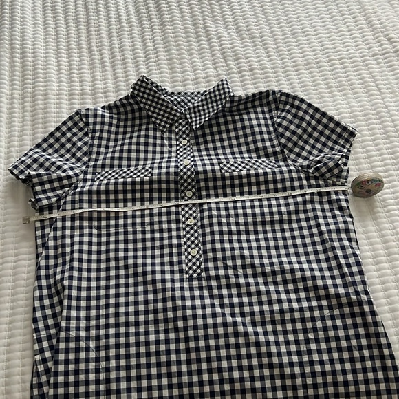 Vineyard Vines navy blue, and white gingham patterned dress with pockets. - Picture 7 of 7